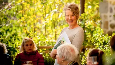 Sophie Thomson photo